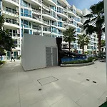 林荫大道grand Avenue Condo